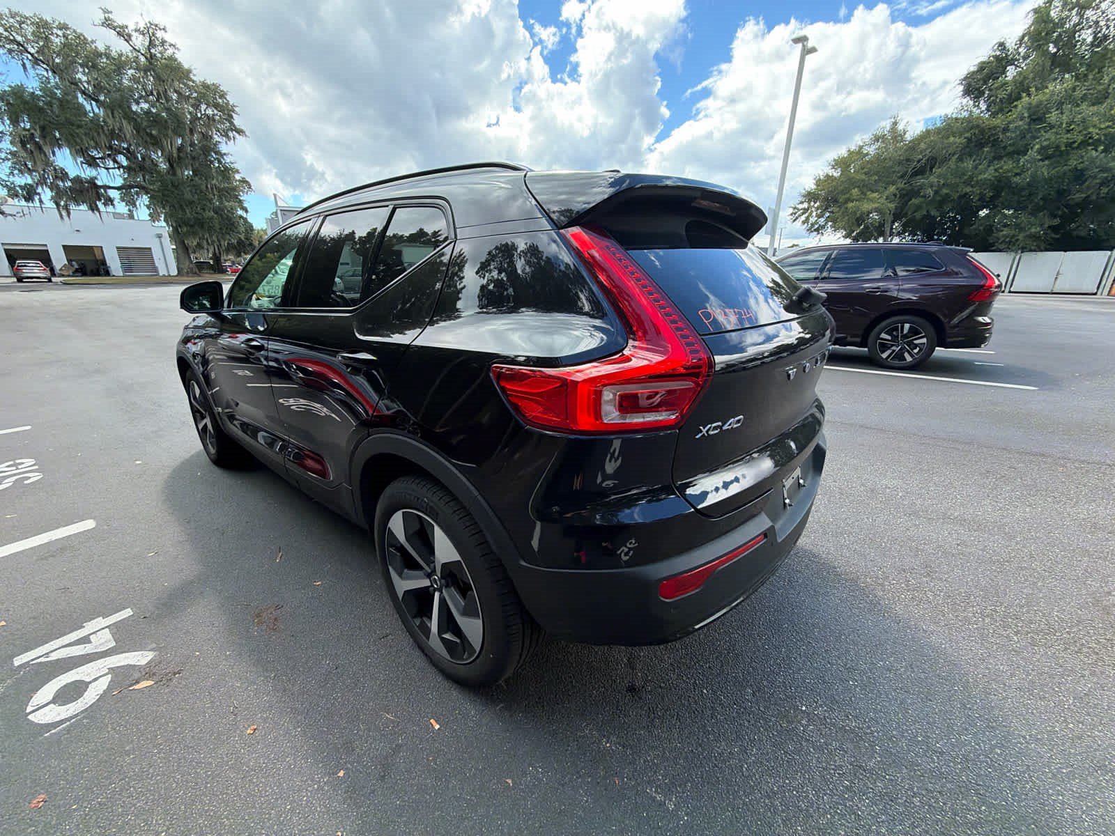 Used 2025 Volvo XC40 B5 Plus AWD/4WD image 12