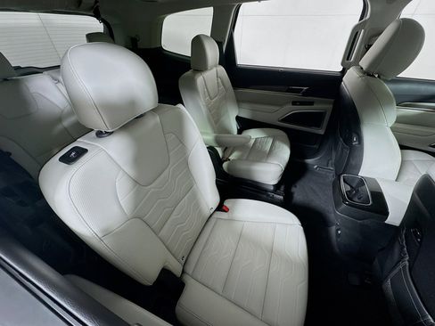 Used 2021 Kia Telluride SX w/ SX Prestige Package image 25