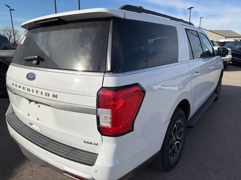 Used 2024 Ford Expedition Max XLT image 8