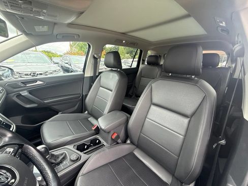 Used 2019 Volkswagen Tiguan SE w/ Panoramic Sunroof Package AWD/4WD image 14