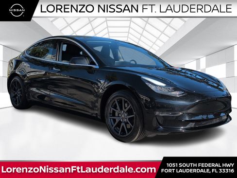 Used 2019 Tesla Model 3 Long Range image 1