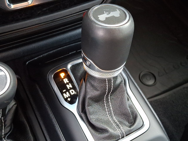 Used 2021 Jeep Wrangler Unlimited Sahara AWD/4WD image 15