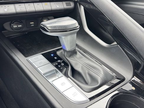 Used 2023 Hyundai Elantra SEL w/ Convenience Package image 11