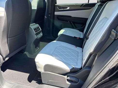 Used 2025 Volkswagen Atlas Cross Sport SEL Premium R-Line AWD/4WD image 10