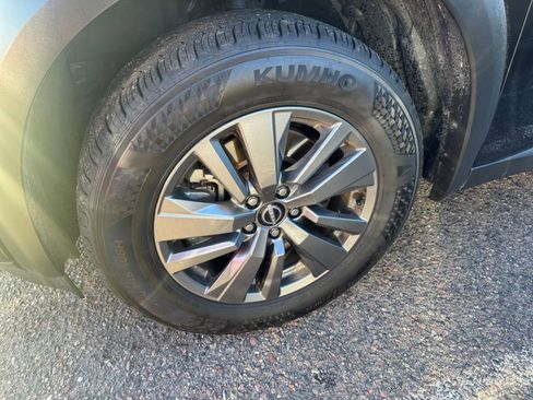 Used 2025 Nissan Pathfinder SV image 32