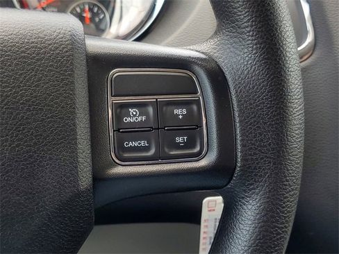 Used 2019 Dodge Grand Caravan SE image 19