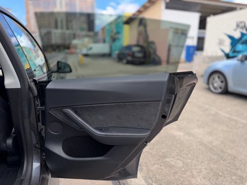 Used 2023 Tesla Model Y Performance AWD/4WD image 15