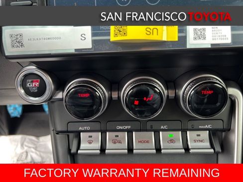 Used 2025 Toyota GR86 Premium w/ Performance Package RWD image 18