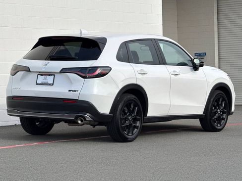 Used 2025 Honda HR-V Sport image 9