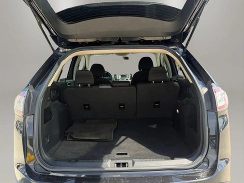 Used 2018 Ford Edge SE FWD image 7
