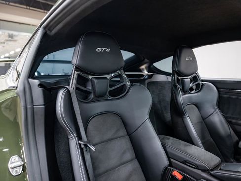 Used 2021 Porsche 718 Cayman GT4 RWD image 15