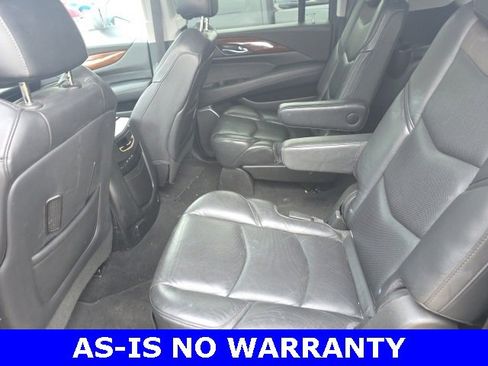 Used 2018 Cadillac Escalade ESV Luxury image 11