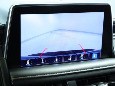 Used 2021 GMC Yukon SLT w/ SLT Premium Package image 19