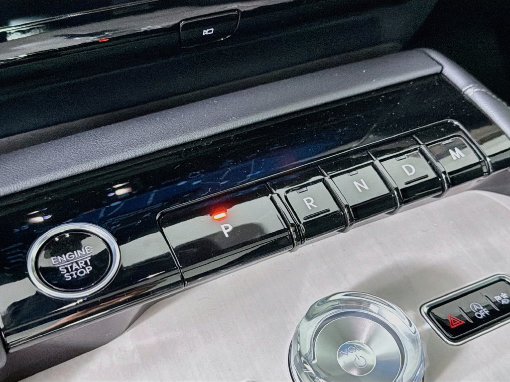 New 2025 Lincoln Navigator Reserve w/ Jet Appearance Package AWD/4WD image 17
