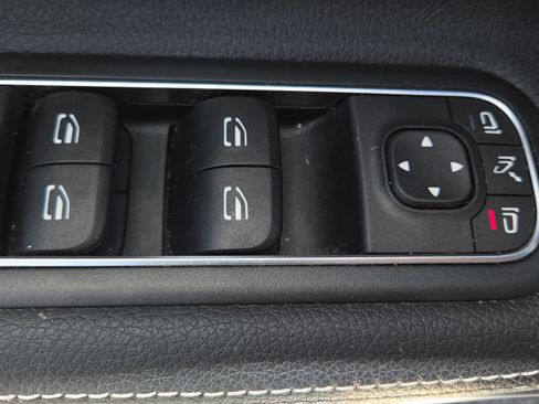 Used 2021 Mercedes-Benz CLA 250 image 33