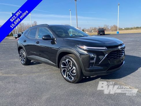 Certified 2025 Chevrolet Trax RS FWD image 9