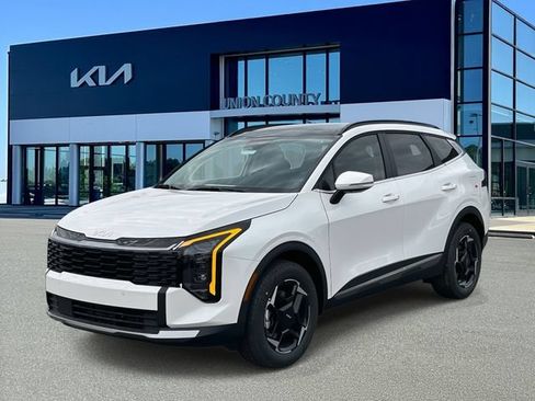 Certified 2026 Kia Sportage EX w/ EX Panoramic Sunroof Package AWD/4WD image 3