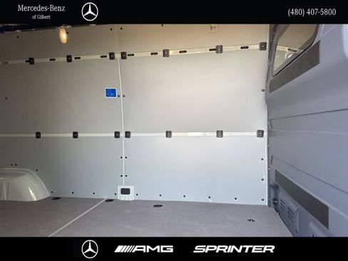 Used 2024 Mercedes-Benz Sprinter 2500 image 13