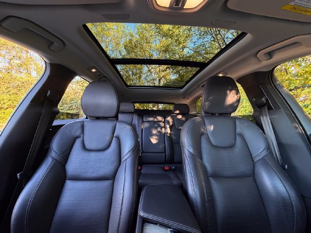 Used 2022 Volvo XC60 B5 Inscription w/ Advanced Package AWD/4WD image 29