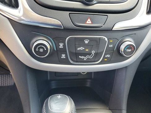 Used 2020 Chevrolet Equinox LS FWD image 28