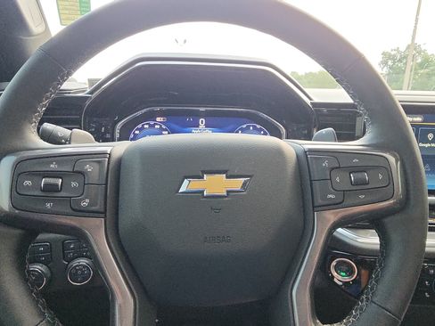 Used 2024 Chevrolet Silverado 1500 High Country w/ High Country Premium Package AWD/4WD image 12