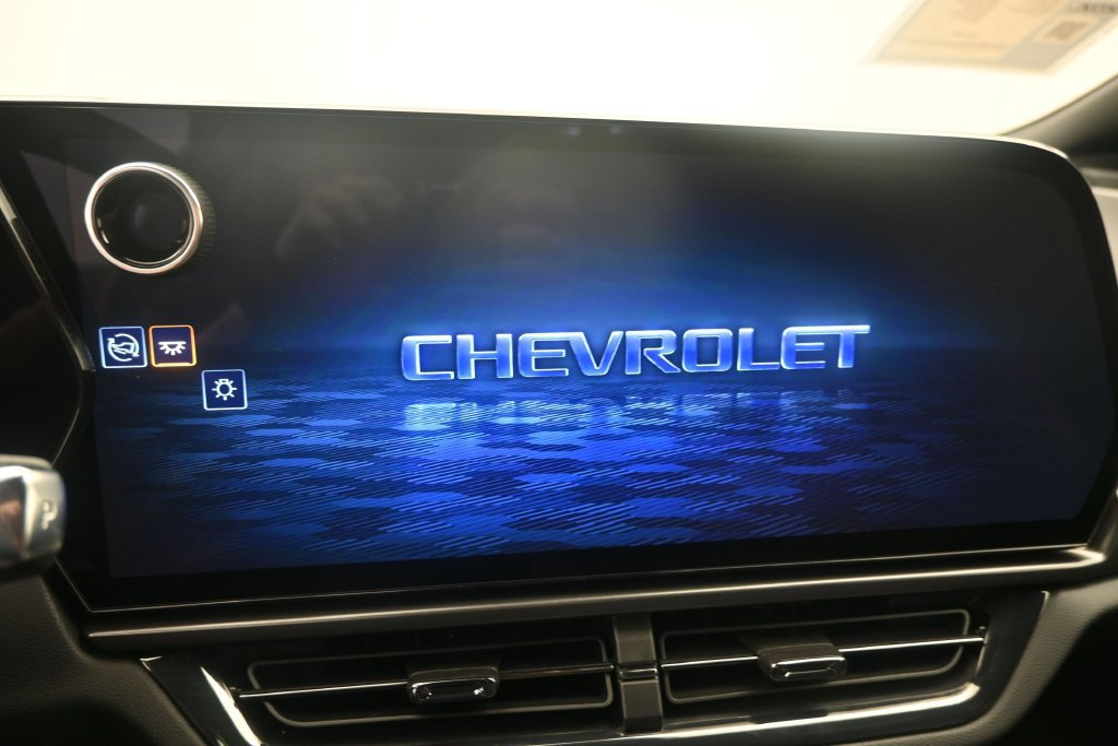 Used 2026 Chevrolet Equinox EV RS FWD image 14