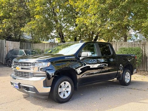Used 2021 Chevrolet Silverado 1500 LT image 2