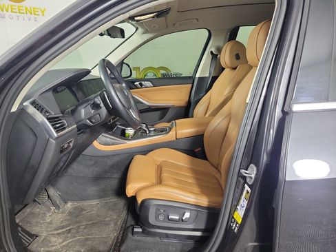 Used 2022 BMW X7 xDrive40i w/ Premium Package image 5