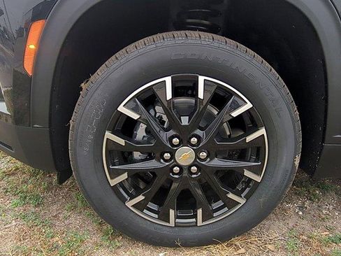 New 2026 Chevrolet Traverse LT w/ Sun and Wheel Package FWD image 33