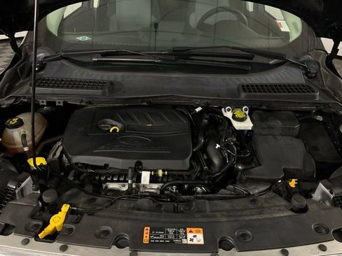 Used 2017 Ford Escape SE w/ Equipment Group 201A image 45