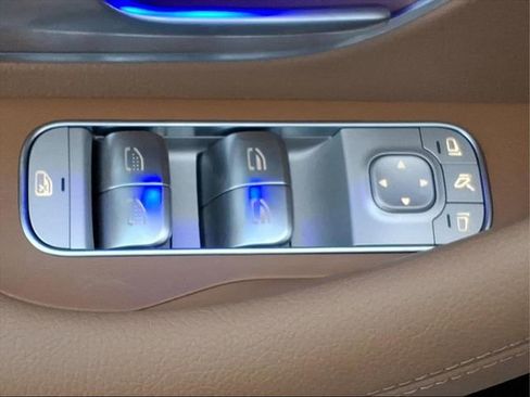 Used 2024 Mercedes-Benz GLS 450 4MATIC image 18