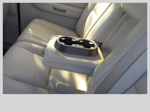 Used 2009 GMC Sierra 3500 SLT w/ SLT Convenience Package image 34