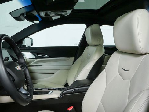 Used 2021 Cadillac CT4 Premium Luxury RWD image 5