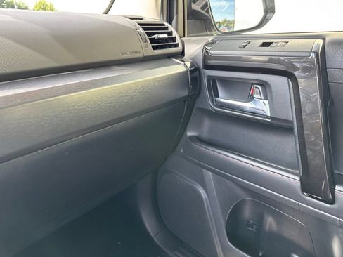 Used 2023 Toyota 4Runner TRD Off-Road Premium w/ Moonroof Package AWD/4WD image 29