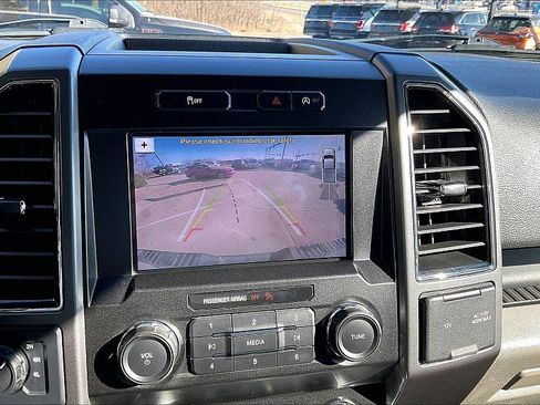 Used 2019 Ford F150 XLT w/ Equipment Group 302A Luxury AWD/4WD image 15