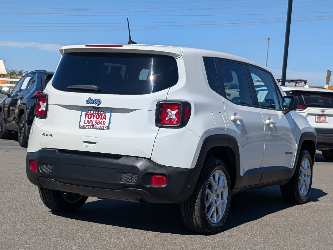 Used 2023 Jeep Renegade Latitude AWD/4WD image 12