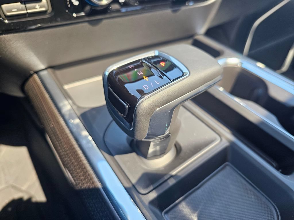 New 2026 Chevrolet Silverado 1500 RST w/ Redline Edition AWD/4WD image 32