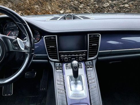 Used 2014 Porsche Panamera 2 image 6