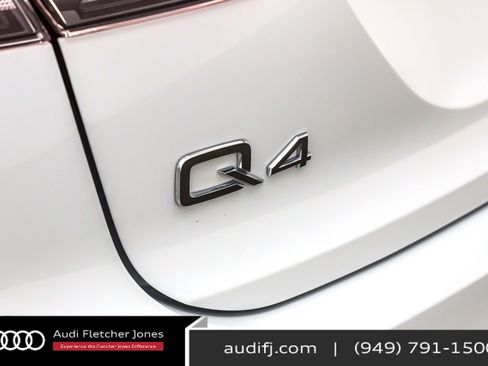 Used 2022 Audi Q4 e-tron Prestige image 10