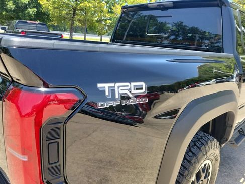 Used 2024 Toyota Tacoma TRD Off-Road w/ TRD Off Road Premium Package AWD/4WD image 5