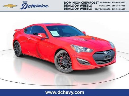 Used 2013 Hyundai Genesis 3.8 image 1