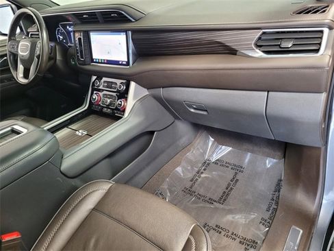 Used 2021 GMC Yukon Denali w/ Denali Premium Package image 24