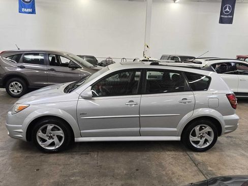 Used 2007 Pontiac Vibe w/ Sun And Sound Package FWD image 3