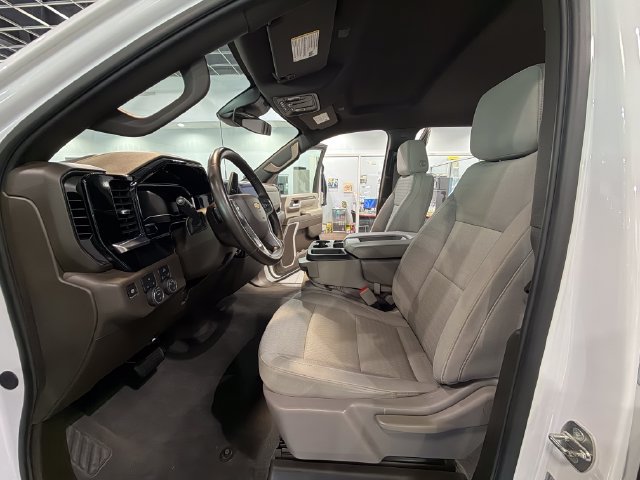 Used 2024 Chevrolet Silverado 2500 LT AWD/4WD image 11