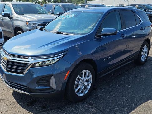 Used 2024 Chevrolet Equinox LT w/ LPO, Floor Liner Package FWD image 4