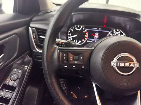 Used 2024 Nissan Rogue SV AWD/4WD image 25