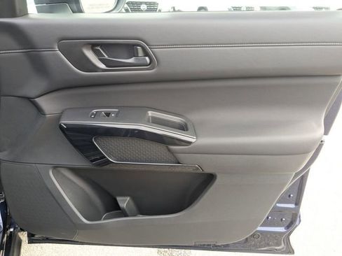 New 2025 Nissan Pathfinder SV w/ SV Premium Package image 38