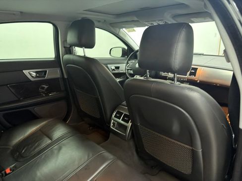 Used 2013 Jaguar XF RWD image 24