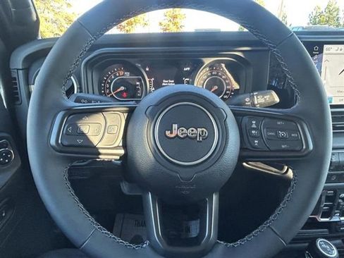 New 2025 Jeep Gladiator Sport image 10