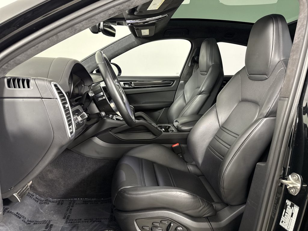Certified 2023 Porsche Cayenne GTS AWD/4WD image 5
